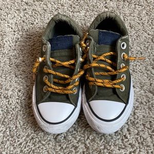 Little boys converse slip on‘s